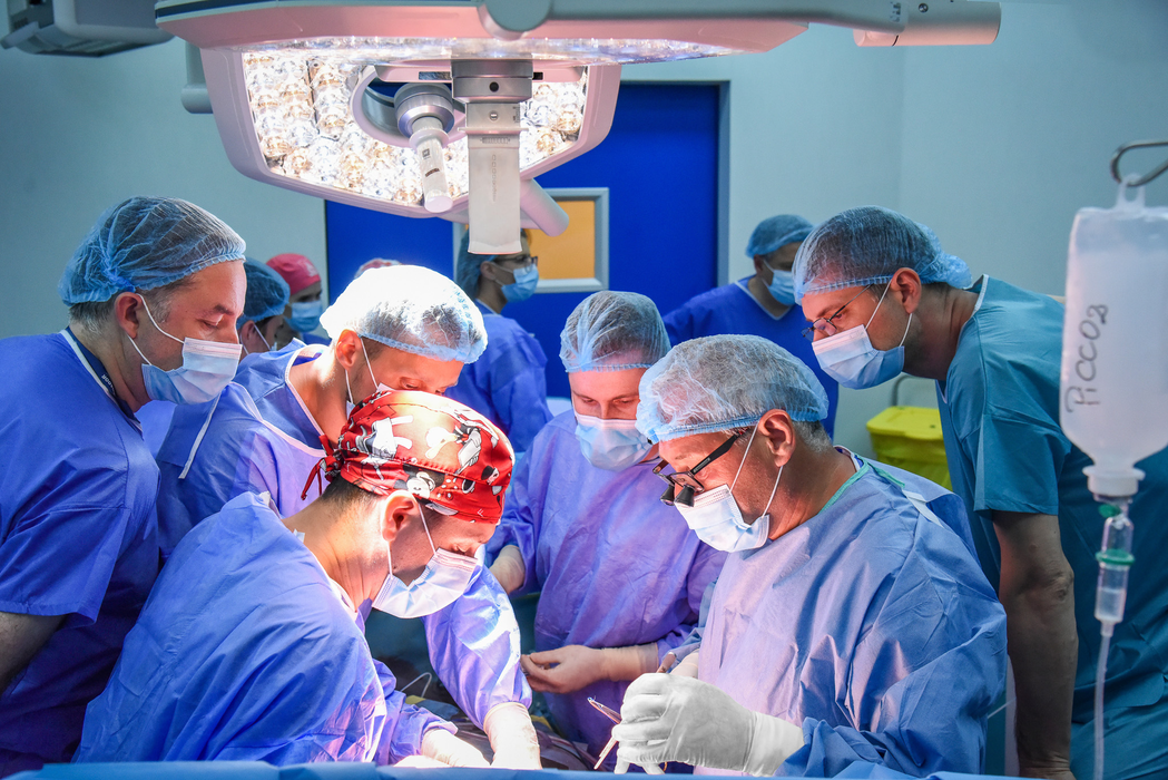 Performanțe deosebite în transplantul hepatic de la donator viu, la Spitalul Clinic SANADOR