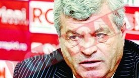 Sichitiu: "Bozovic, impresarul tau e un cretin! Te va distruge!"