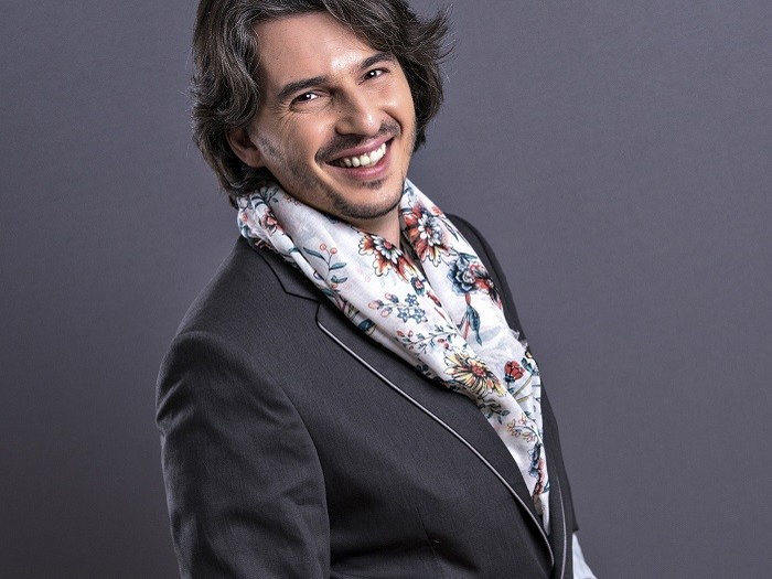 Alex Vasilache, solistul trupei JukeBox, este primul artist care s-a vaccinat împotriva coronavirusului