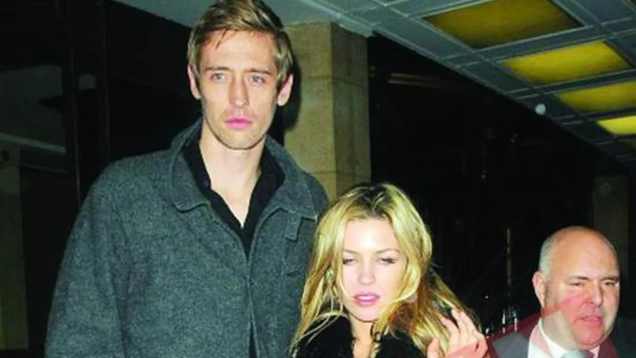 Crouch si-a carat pe brate iubita beata