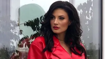 Ioana Ginghină pășește în 2021 alături de noul iubit! „Wow ce an intens. După 1 an de singurătate și nesiguranță am intrat într-o nouă relație”