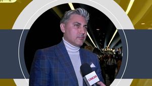 Alexandru Ciucu divulgă cele mai noi detalii despre relația pe care o are cu fosta soție, Alina Sorescu. "Eu sunt pentru lucrul ăsta, de dragul copiilor!"