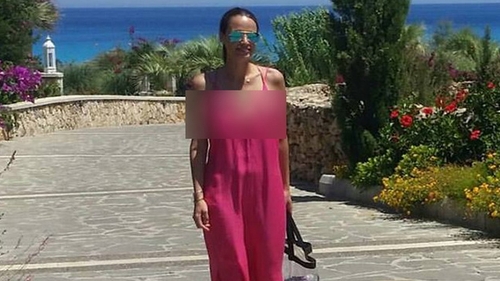 Andreea Raicu a reusit sa isi innebuneasca fanii! Vezi cum a putut sa se lase fotografiata vedeta!