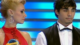 Primele echipe condamnate la duel la "Dansez pentru tine"! Crezi ca au scapat Bianca sau Luciu? Da click sa afli!