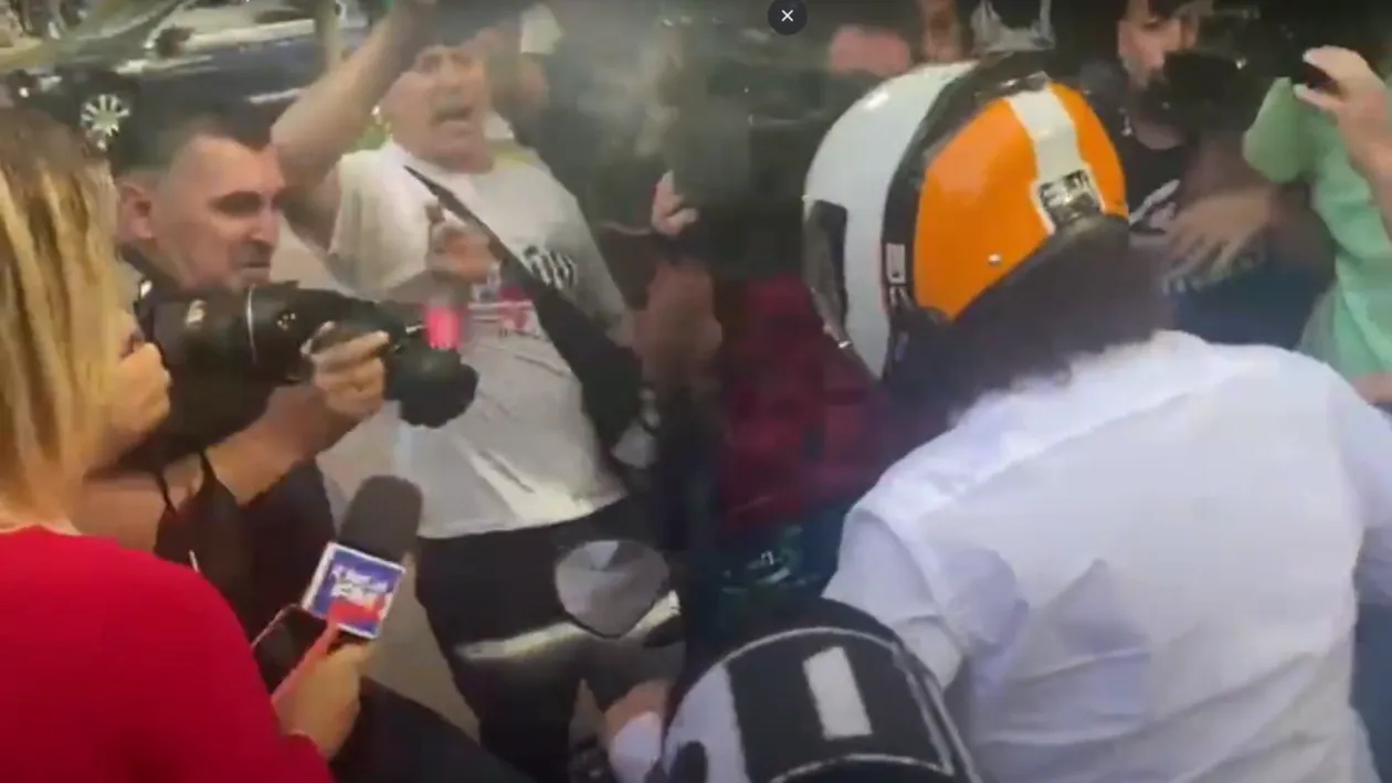 Scene incredibile cu tatăl criminalului Vlad Pascu. A intrat cu motocicleta în jurnaliștii care voiau sa îi ia declarații