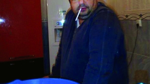 Imagini inedite! Fostul iubit al Madalinei Secuianu a ajuns la cratita!