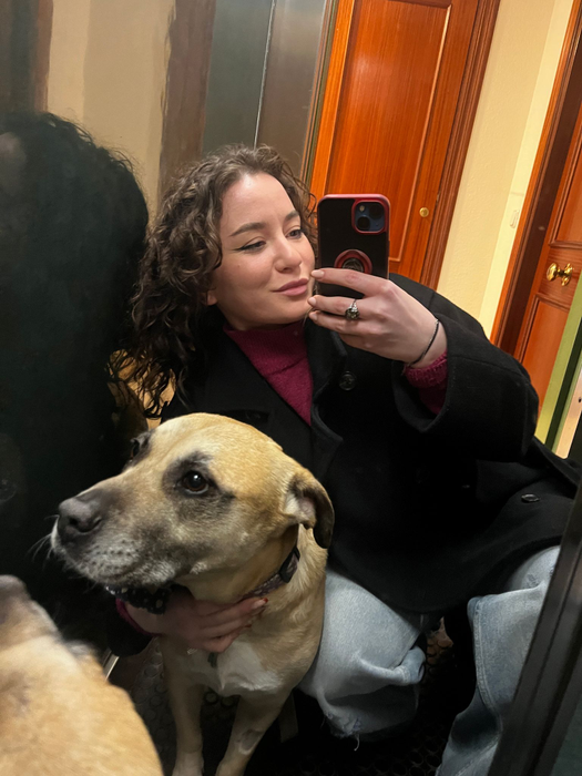 Tânăra ieșeancă are un job la distanță, care îi permite să călătorească oricând dorește foto: arhivă personală