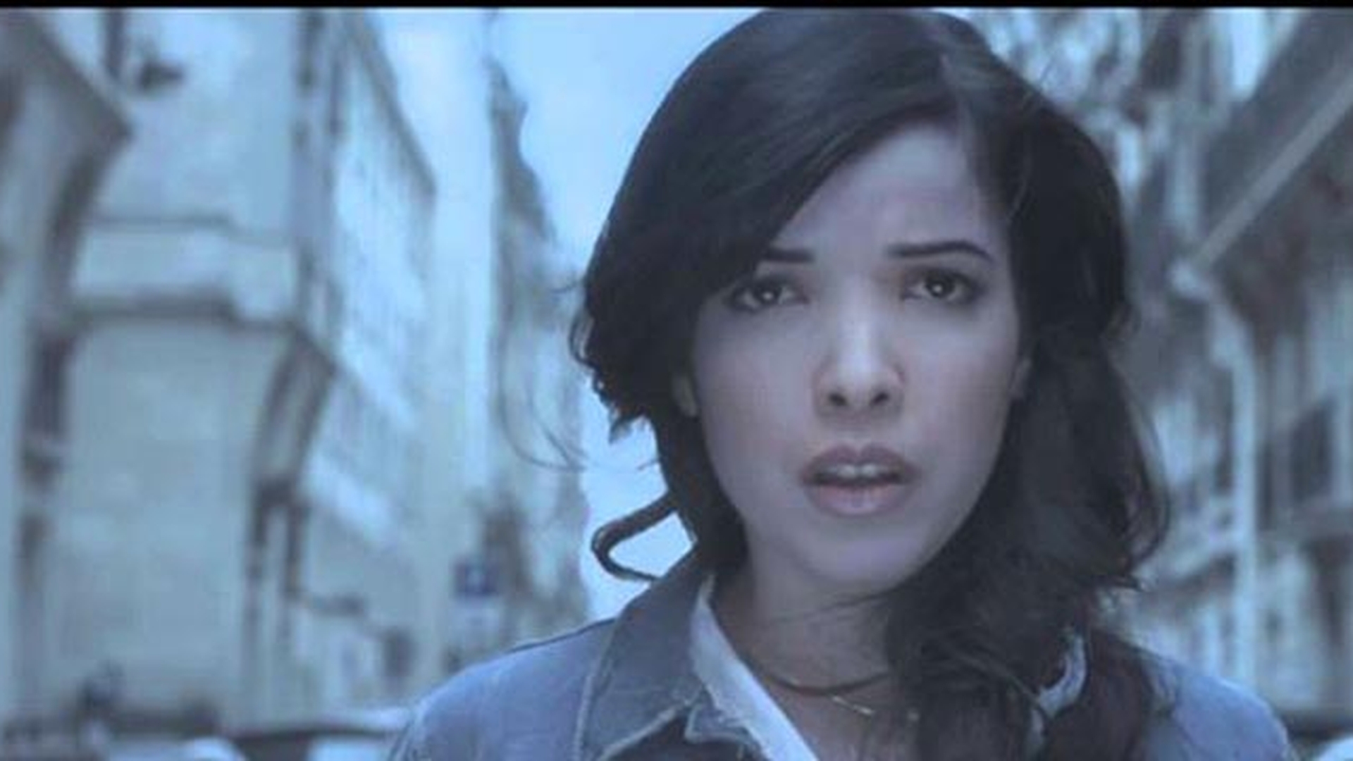Cine este de fapt Indila si cum arata in realitate cantareata care a rupt toate topurile cu melodia "Dernier Danse"!