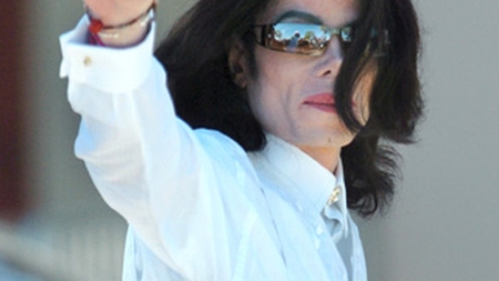 Fanii romani il omagiaza pe Michael Jackson in Parcul Herastrau din Capitala