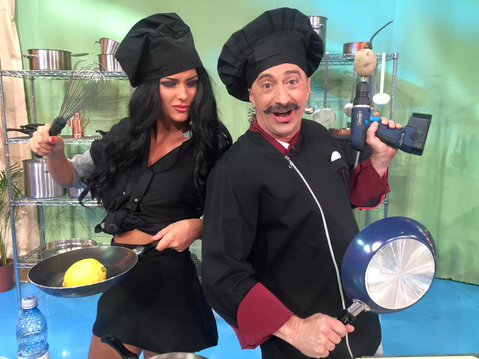 Ce operații estetice are Daniela Crudu! Nu mai arată ca acum 9 ani când a devenit asistenta matinalilor de la Antena 1