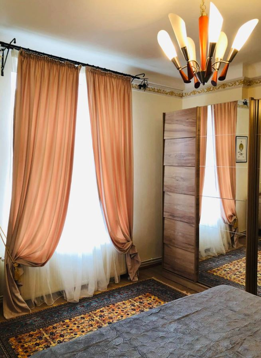 Prețul unui apartament în centrul Capitalei a creat isterie pe Internet! Suma ireală pe care o cere proprietarul: ”La bucătărie, trebuie să stai în genunchi să gătești”