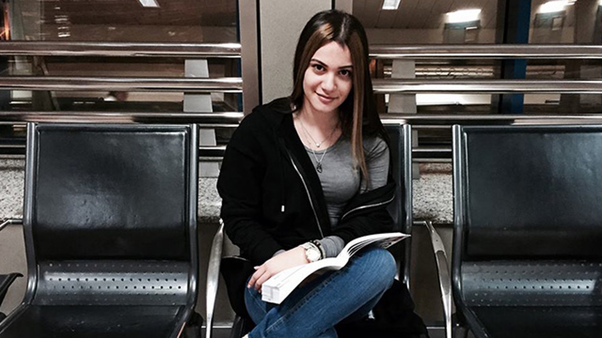 Betty Salam, sexy la piscina! Uite cat de bine arata fiica manelistului! "Mi-am promis sa..."