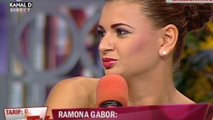 VIDEO Ramona Gabor castiga doar 1.500 RON la o prezentare de moda in Dubai: "Am prieteni potenti, platesc ei peste tot"- Vezi unde a ascultat manele