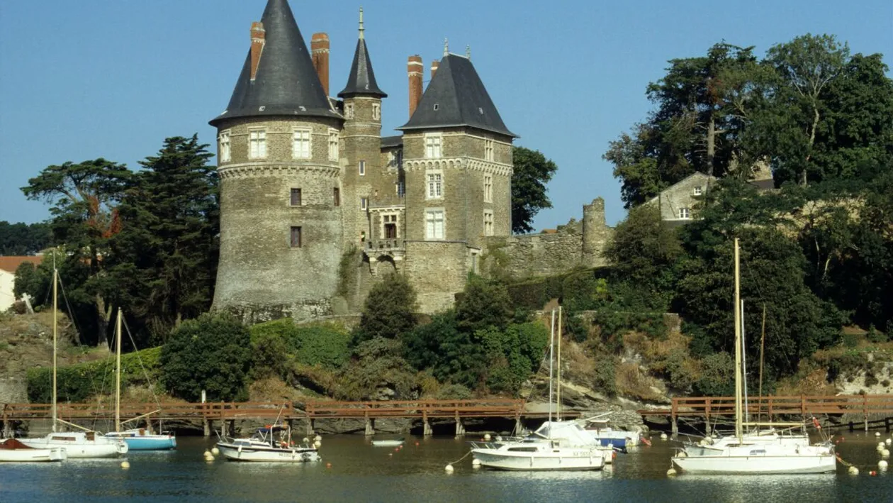 Un hotel din Europa îți dă bani înapoi dacă vremea nu este favorabilă, în perioada în care ești cazat. Unde este situat