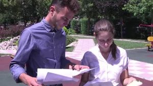 Incredibil! Cum arată LUCRĂRILE celor doi elevi din Dâmboviţa eliminaţi de la BAC pentru scrisuri diferite deşi luaseră note de 9,87 şi 9