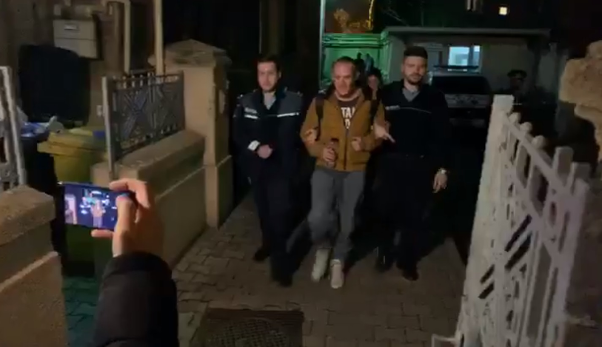 What’s Up, primele imagini după ce a fost audiat în urma scandalului cu iubita lui! Artistul are mai multe răni pe corp