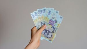 Revine taxa pentru românii care merg în vacanță. Se achită de la 18 aprilie 2025