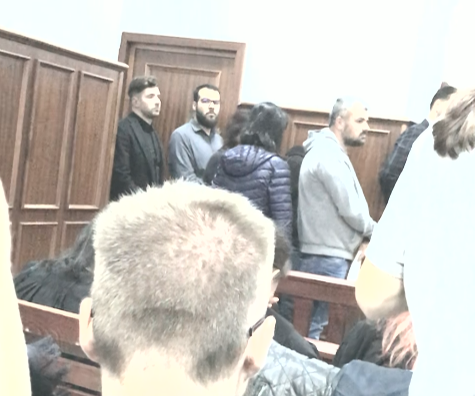 Nimeni nu a scos niciun cuvânt....