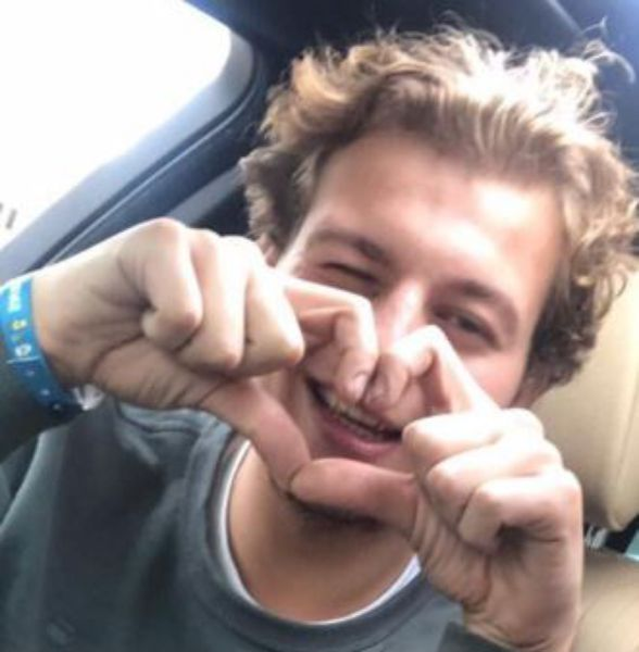 Carmen Grebenișan, în război cu fanii! Oamenii judecă înfățișarea iubitului ei și spun că nu se potrivesc deloc. Cât de acid le-a răspuns influencerița