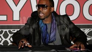 După ce l-a elogiat pe Hitler, Kanye West s-a dus în vizită la Vladimir Putin. Controversatul rapper s-a declarat un mare fan