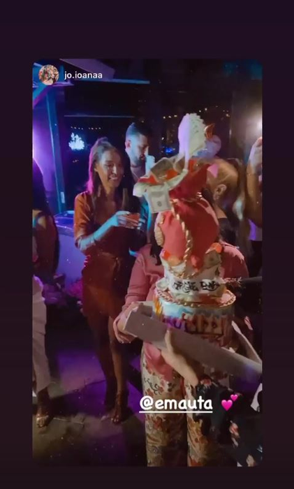 Nici nu s-a mutat bine cu Gabi Bădălău, că deja îl “traduce”? Daniela Crudu, filmată în braţele unui alt bărbat