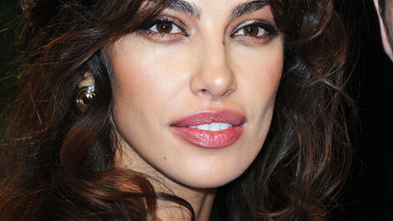 Madalina Ghenea, doborata de depresie? Dezamgaita de prieteni, olteanca se concentreaza pe cariera! Vezi cand s-ar putea marita!