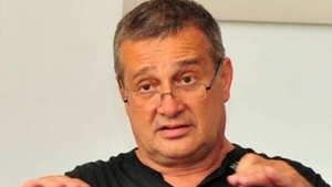 Scandal de proportii! Poetul Mircea Dinescu, acuzat că i-a furat biblioteca lui Mihail Sadoveanu! Cum a fost posibil asa ceva