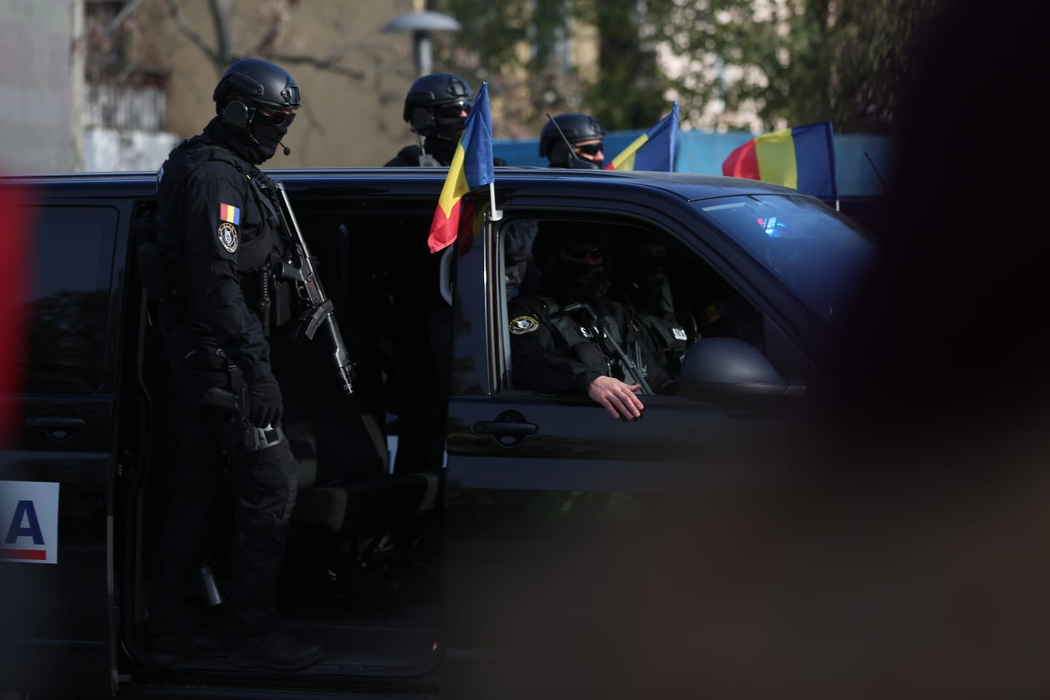 CANCAN.ro transmite LIVE de la mega-parada Centenarului. La mulți ani, România!