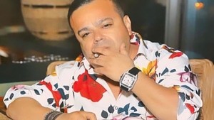 Adrian Minune îşi sărbătoreşte în avans ziua de naştere! Artistul a dat o petrecere alături de câţiva apropiaţi