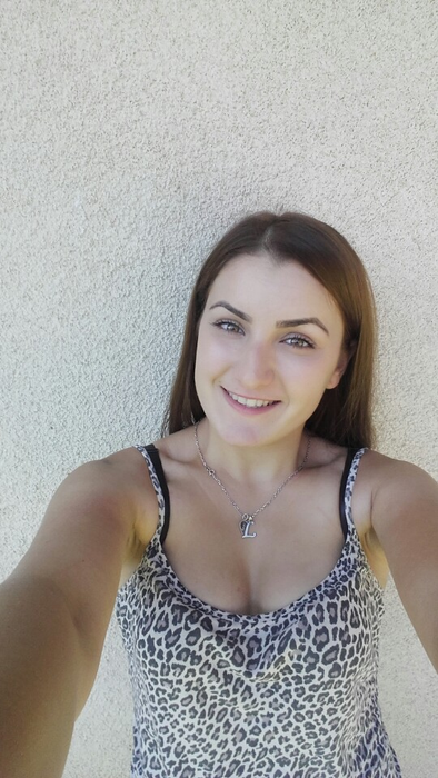 Cum arăta Larisa Popa, înainte de operațiile estetice! Angajata lui Pescobar s-a transformat total în ultimii ani