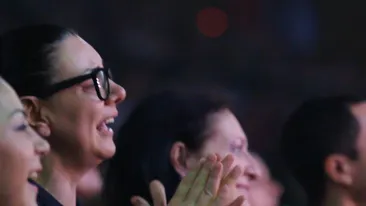 Carmen Tanase s-a dezlantuit pe ritmuri tiganesti. Vezi imagini incendiar!