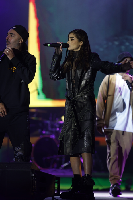 Theo Rose nu a făcut economie de ținute la Romanian Music Awards (Foto: CANCAN.RO)
