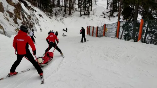 Accident cumplit pe părtia de schi din Poiana Brașov. Un copil de 16 ani a fost rănit grav și transportat la spital