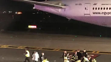 Pasagerii au trecut prin clipe de groază atunci când avionul era pe punctul să decoleze! Momentul în care s-a ciocnit de un alt aparat de zbor a devenit viral