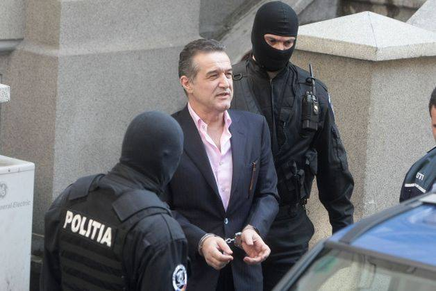 Afecţiunea lui Becali s-a agravat în timpul petrecut la închisoare.