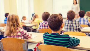 Câți elevi și profesori s-au infectat cu noul coronavirus de la reluarea cursurilor