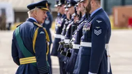 Raport îngrijorător despre soldații regelui Charles: Armata britanică ar putea „cuceri doar un mic târg într-o zi bună”