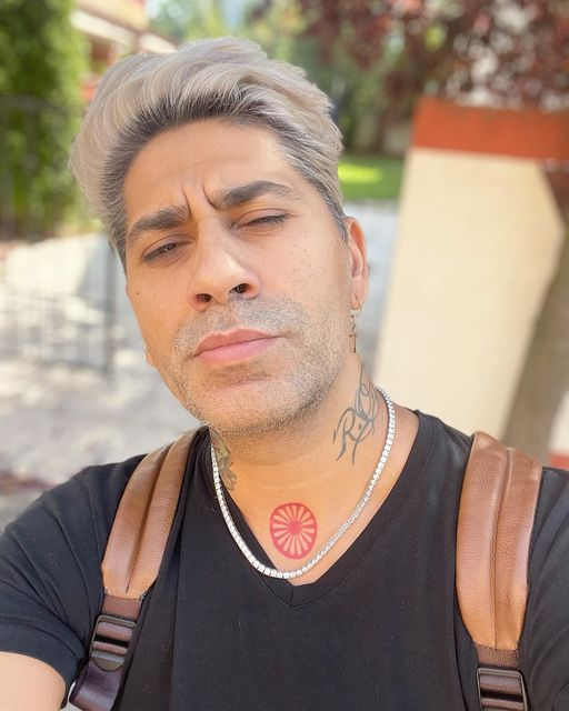 Connect-R a intrat și el pe pe "lista" lui Madame Clarence (Foto: Facebook)