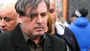 Cornel Galeş a renunţat la doliu la nici trei luni de la moartea Ilenei Ciuculete! Cum arată soţul artistei acum