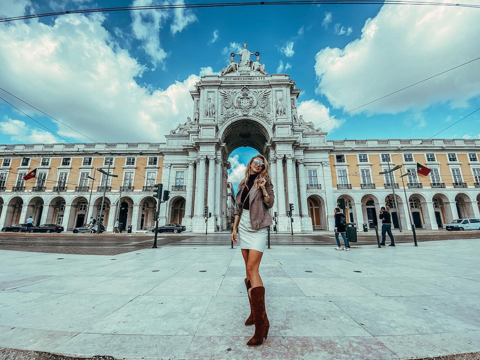 Andreea Bălan, primele imagini după ce s-a operat! Ce mesaj copleșitor a transmis cântăreața de pe patul de spital | FOTO