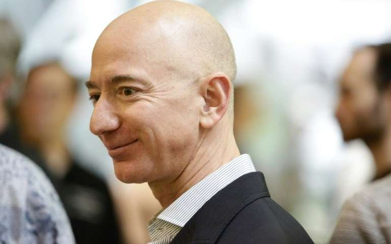 Jeff Bezos, bossul Amazon, cerut în căsătorie de Alesia, o moldoveancă din Vaslui