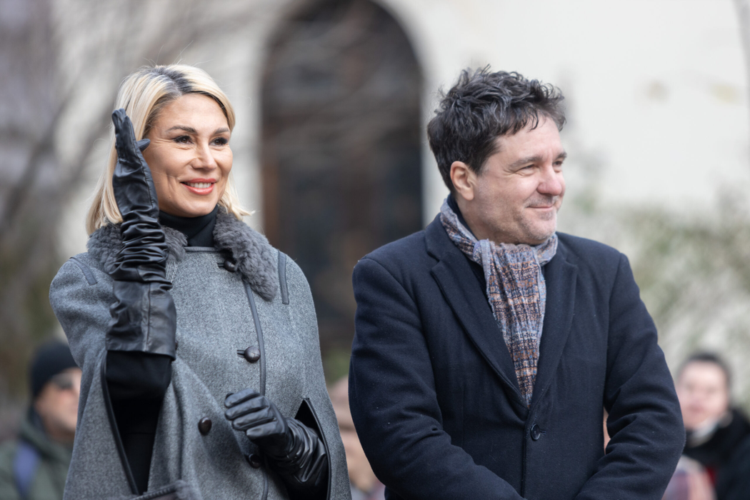 Ea este cea mai ”tunată” politiciană din România! Cum s-a transformat Raluca Turcan în ultimii 20 de ani
