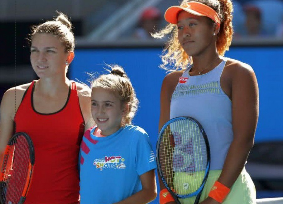Simona Halep, o fană, Naomi Osaka. Sursa foto: Reuters