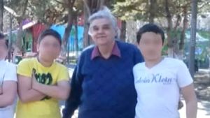 Un nou caz scandalos de pedofilie! Un fost profesor de istorie, "Johny Jucăuşul", a fost reţinut! Ce acuzaţii i se aduc