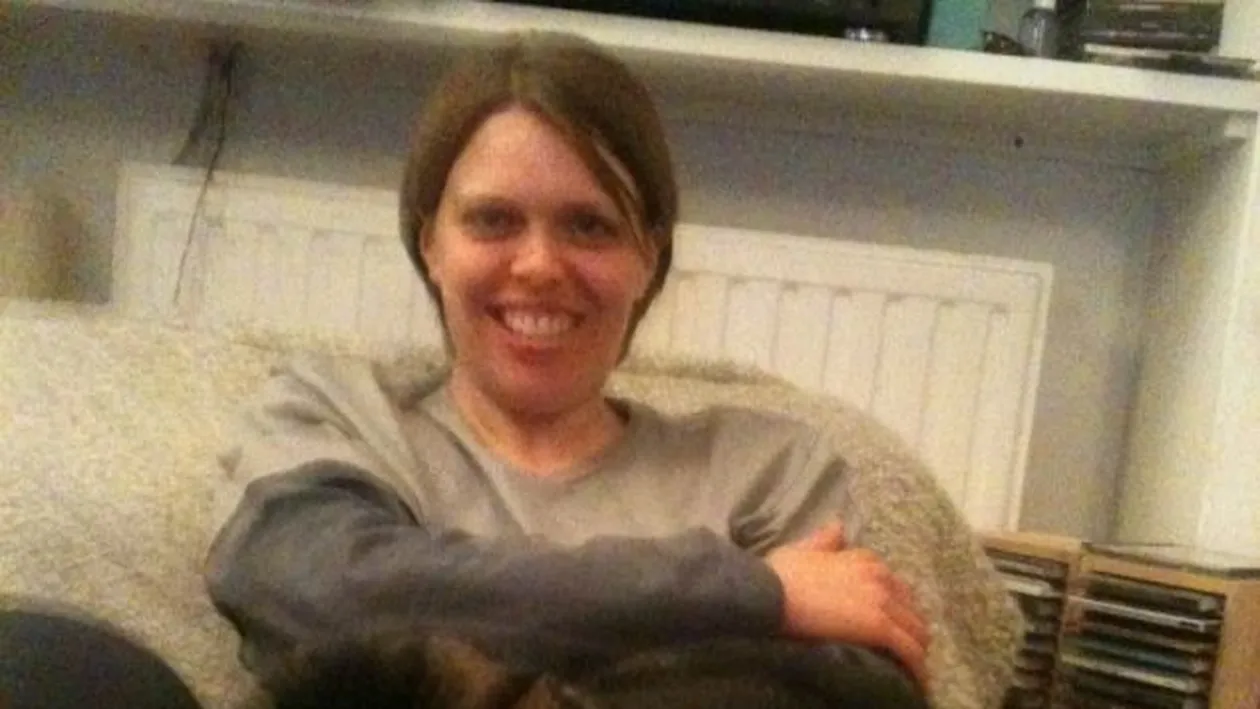 Faceţi cunoştinţă cu Milo, pisica ce nu se poate opri din furat chei! Aţi putea fi supăraţi pe ea?