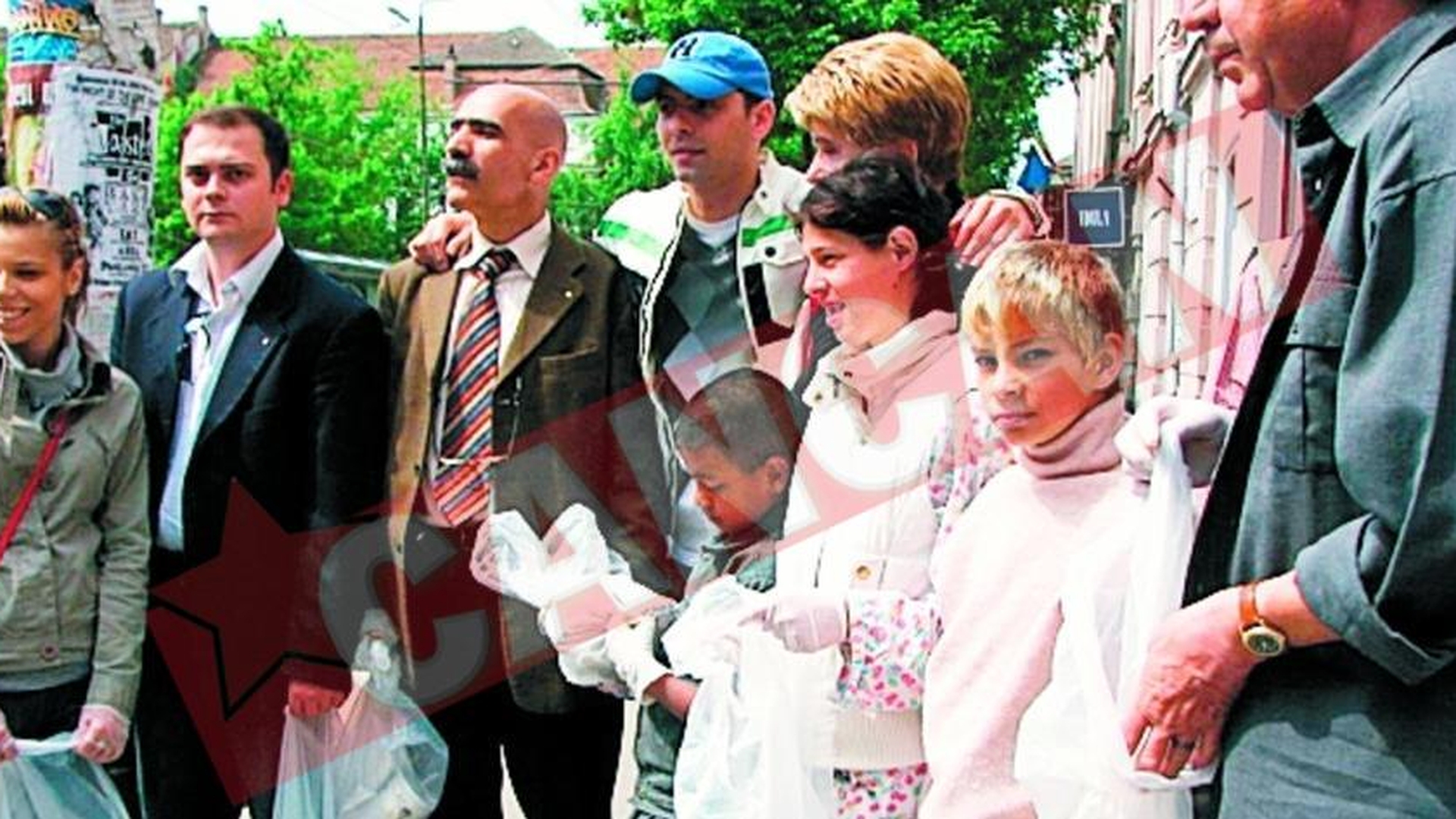 Dan Negru a strans chistoace de pe strada