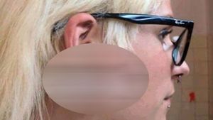 Cum a reusit aceasta tanara sa-i socheze pe cei din jur! Oamenii o ocolesc pe strada! "Ce scarbos"