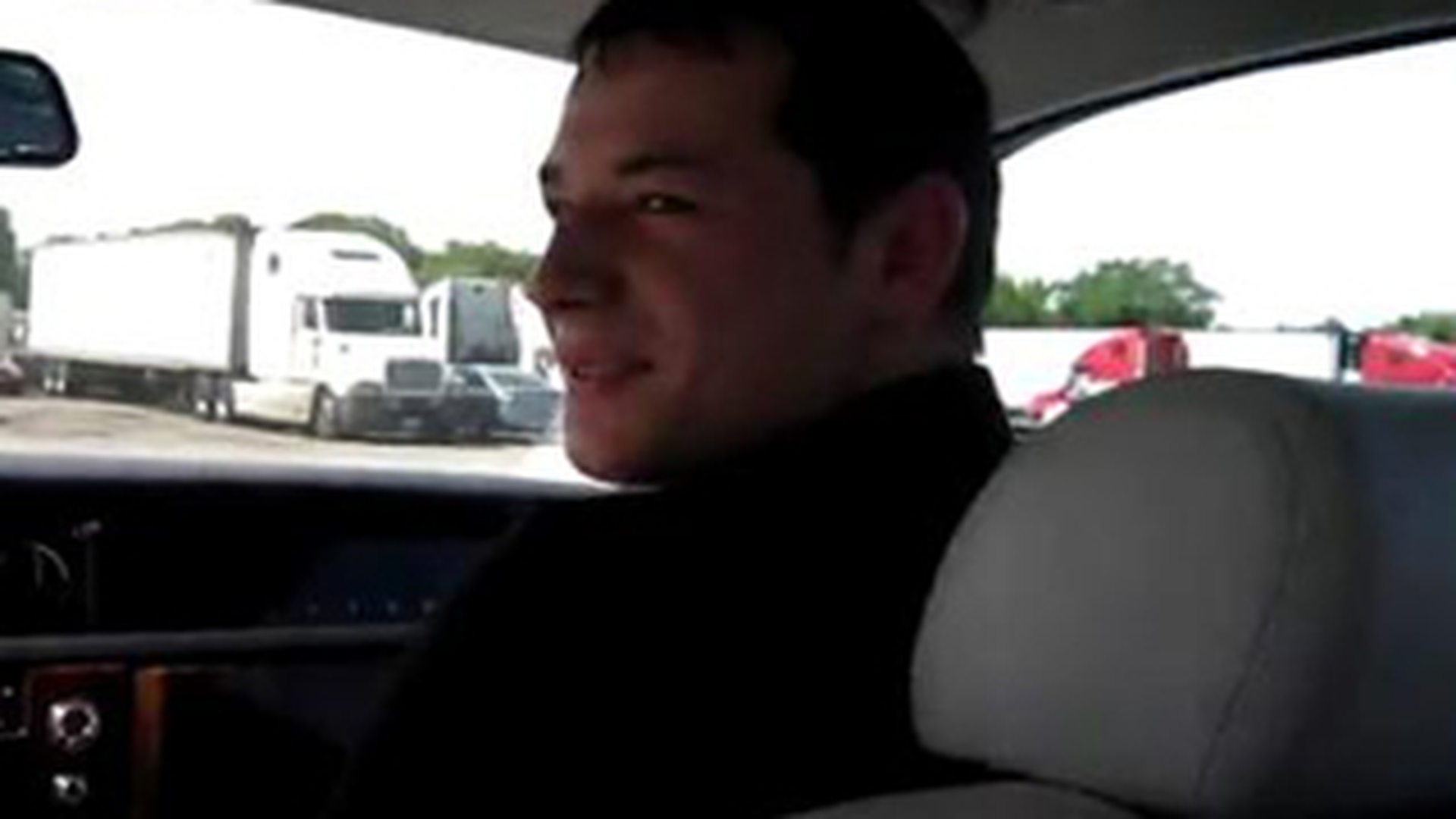 VIDEO Am intalnit si romani fericiti! Doi moldoveni se rup in figuri in Chicago cu un Rolls Royce mai scump decat al chinezului Monicai Columbeanu