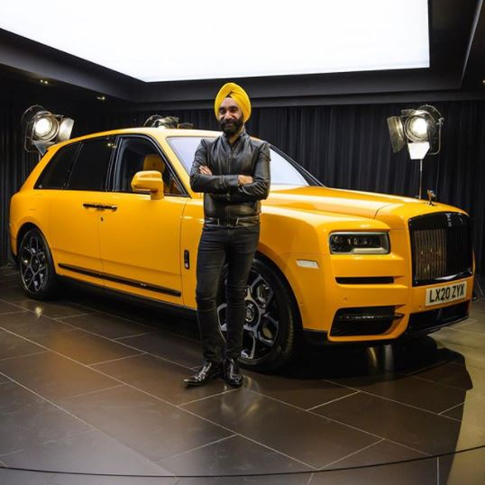 Povestea lui Reuben Singh care a făcut înconjurul lumii. A cerut un împrumut 5.000 de lire sterline de la o bancă și a garantat cu un Rolls Royce, în valoare de un sfert de milion | FOTO