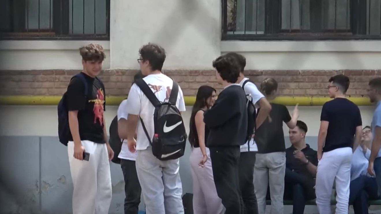 Singurul motiv pentru care tânărul din imagine vrea să promoveze Bacalaureatul 2025: „Doamne-ajută să mă fac...”